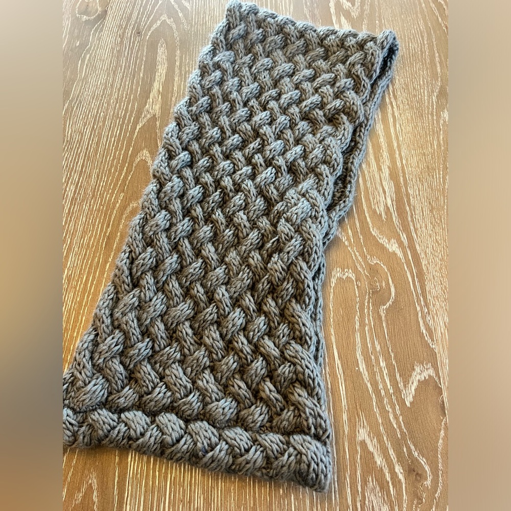 Women’s Grey Polyester Knit infinity Scarf
